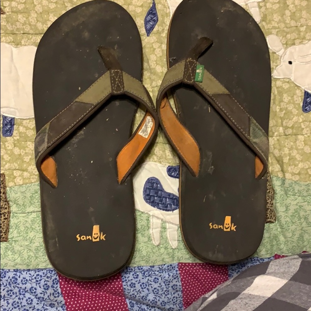Boys Sanuk flip flops